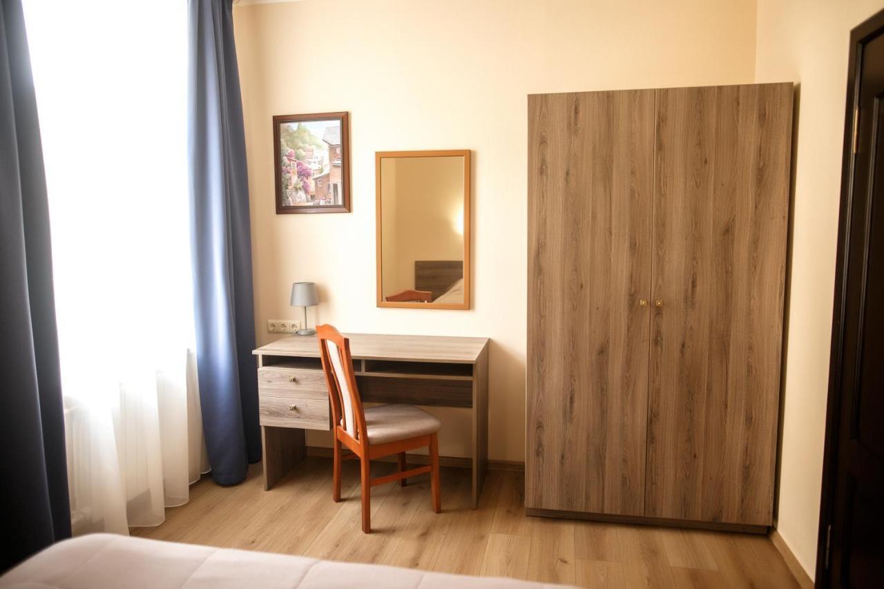 Oberig Hotel Kijev Kültér fotó